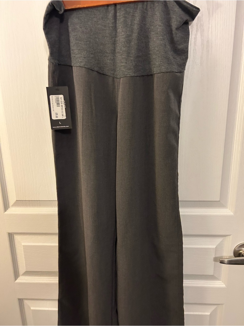 Olian maternity pants brand new with tags size large